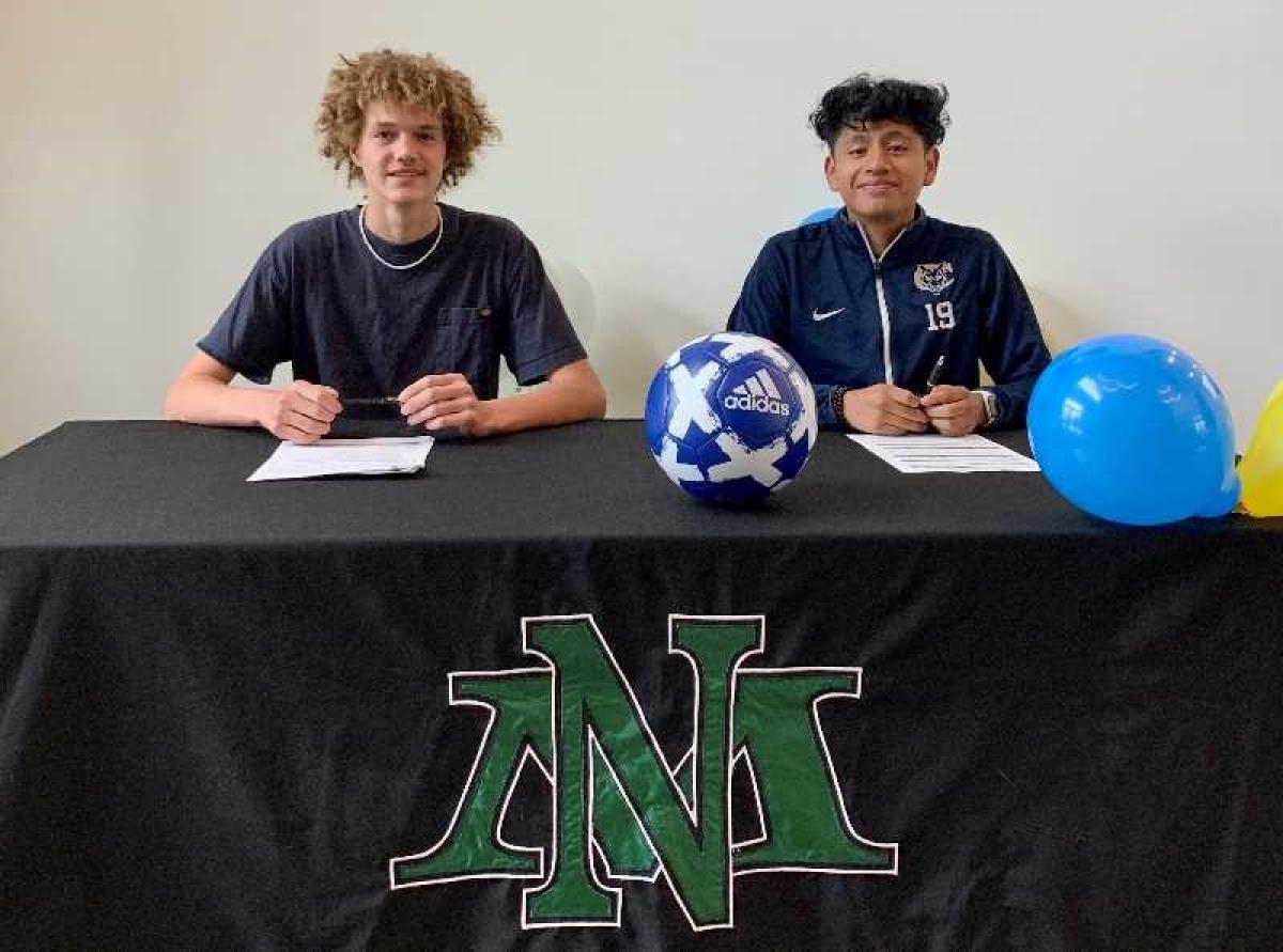 Graduating seniors Alex Farrens and Edwin de Jesus Lita signed with Chemeketa CC and Portland CC, respectively.